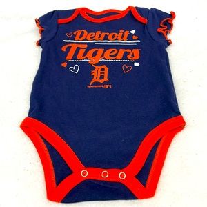 NEW!!! Detroit tigers baseball new onesie baby girl sz 6/9 mos
